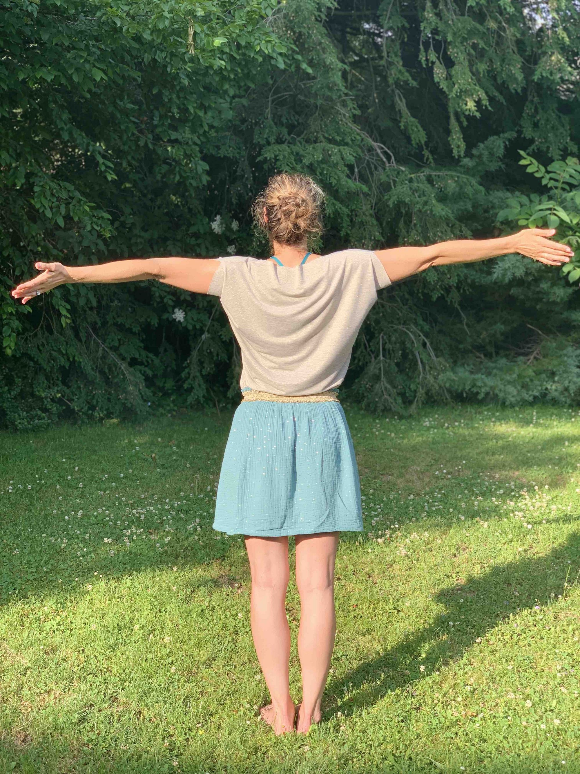 Designen und nähen Sie Ihren eigenen ersten T-Shirt.