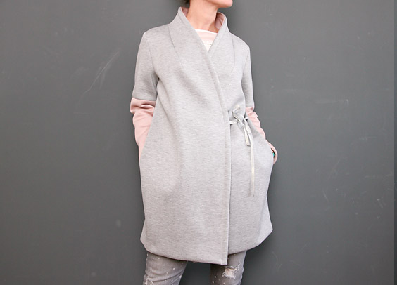 Jacke der schlichten Linie im Contemporary-Style